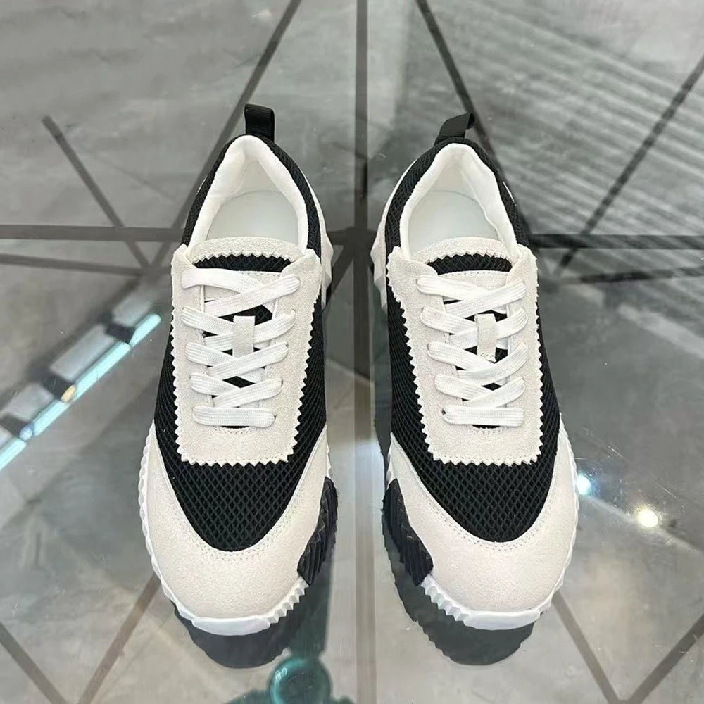 2026 New shoes fashion, individuality, women's leisure, fashionable flat sports shoes, leather mesh, breathable running, rubber
