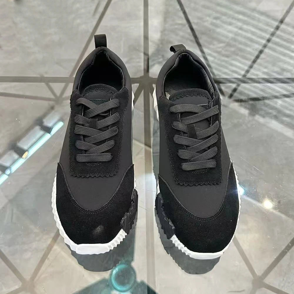 2026 New shoes fashion, individuality, women's leisure, fashionable flat sports shoes, leather mesh, breathable running, rubber