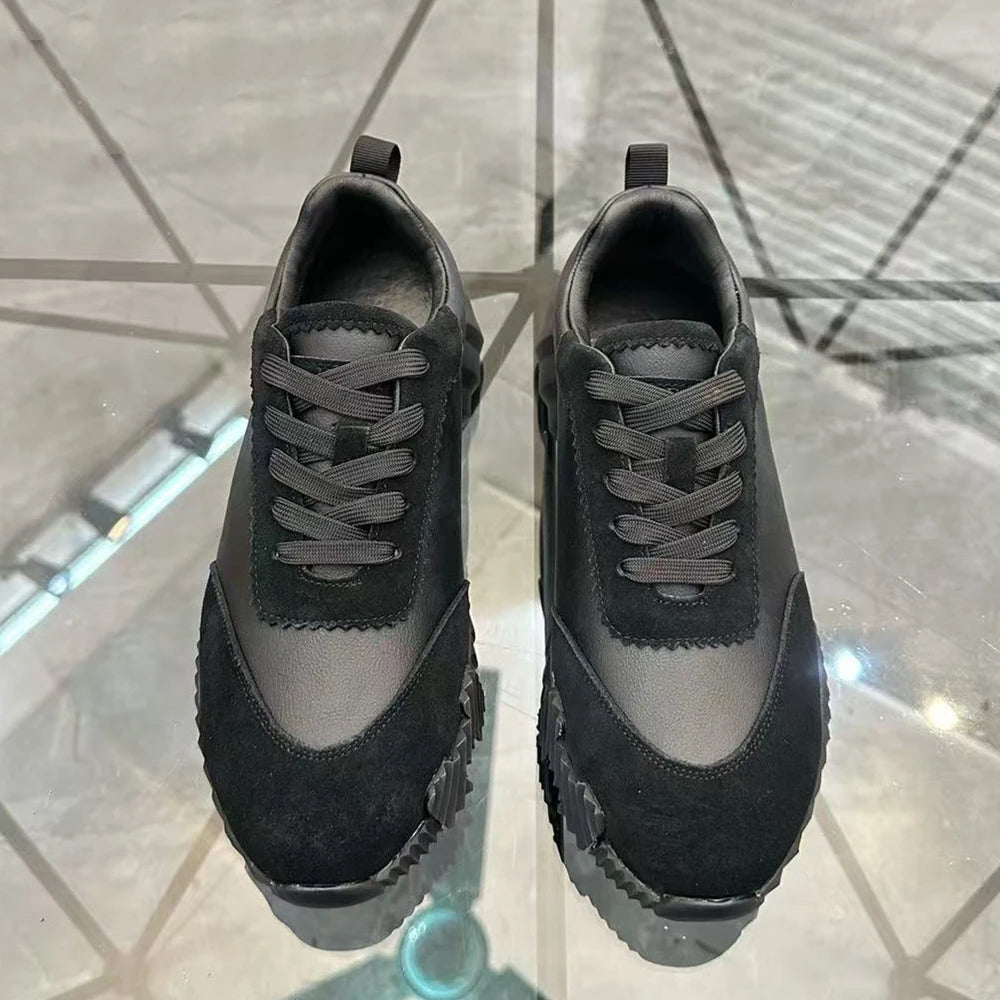 2026 New shoes fashion, individuality, women's leisure, fashionable flat sports shoes, leather mesh, breathable running, rubber