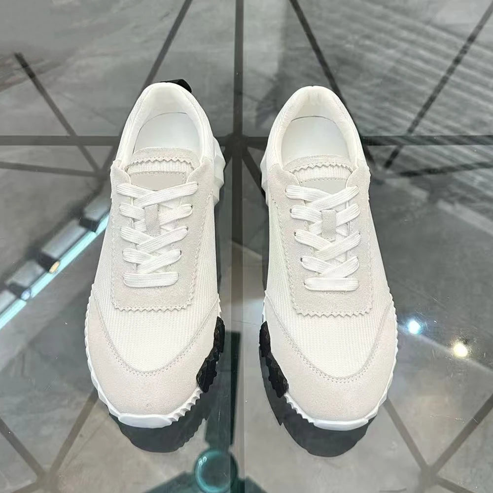 2026 New shoes fashion, individuality, women's leisure, fashionable flat sports shoes, leather mesh, breathable running, rubber